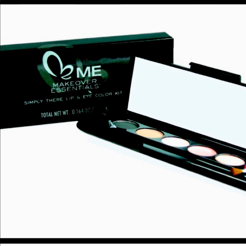 ME Makeover Essentials - Simply There Lip & Eye Color Kit